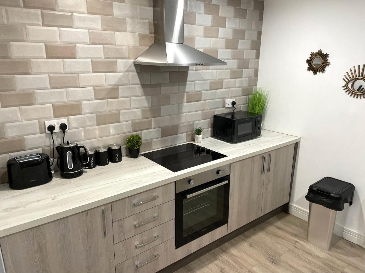 Luxurious 2 Bed Apartment In Heart Of Burnley With Private Parking Exterior photo