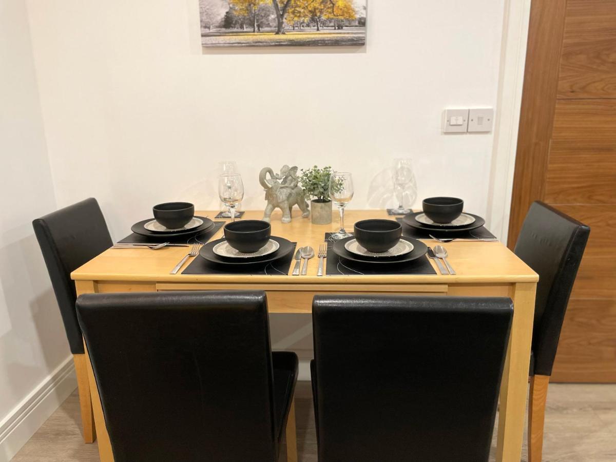 Luxurious 2 Bed Apartment In Heart Of Burnley With Private Parking Exterior photo